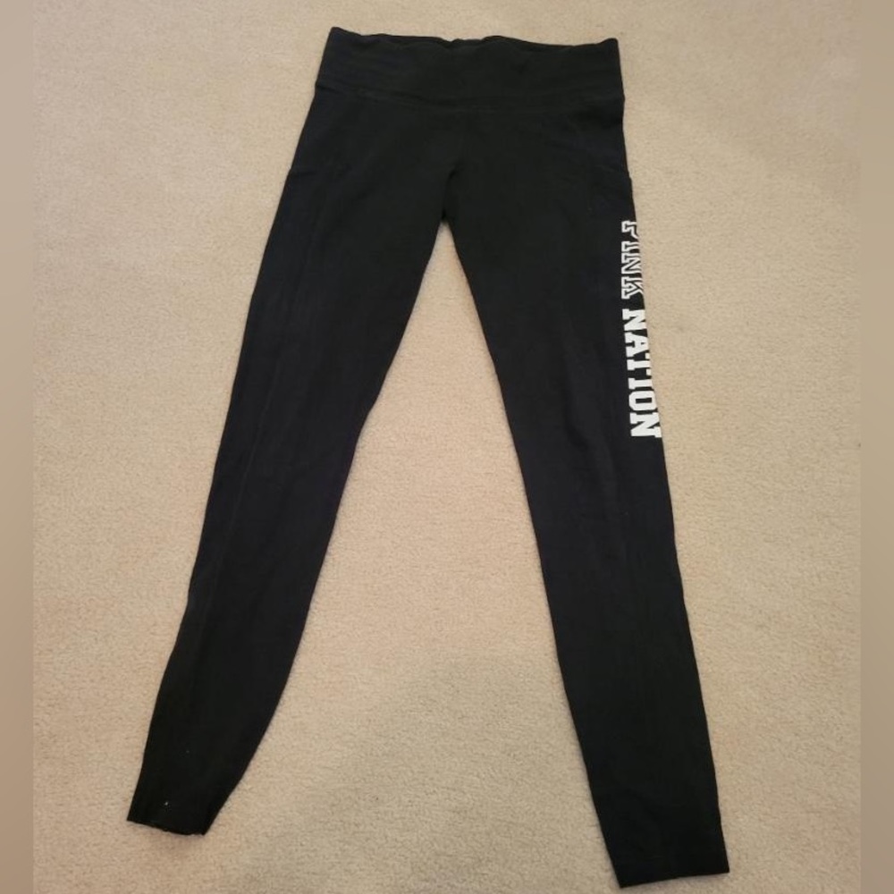 Go-to adorable PINK brand leggings